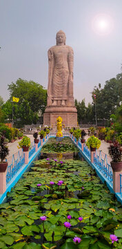 Standing buddha