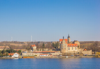 Fototapeta na wymiar View over the Susser See lake and the castle in Seeburg, Germany