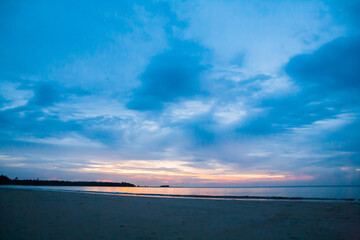 Fototapeta na wymiar view of the sea before sunset at Khao Lak, Thailand.