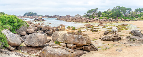 Fototapeta na wymiar View at the beach of Saint Guirec at Atlantic seafront near Ploumanach in Brittany, France