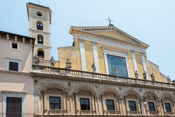 Fototapeta na wymiar Basilica dei Santi Apostoli in Rome, Italy
