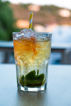 Mojito en el Caf&eacute; Ingl&eacute;s de Silves, Algarve