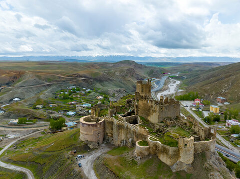 Hosap Castle (Turkish: Hosap Kalesi) in Van, Turkey. Hosab Castle is a large medieval castle.