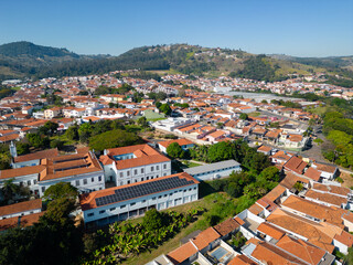 Obraz premium Aerial view of the city Amparo located in the interior of São Paulo. City crossed by the river Camanducaia and known as the Historical Capital of the Water Circuit.