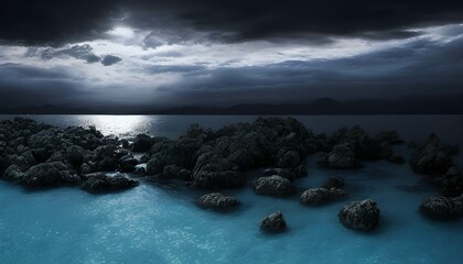 Obraz premium 輝く雲、夜の海と闇