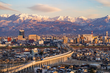 北アルプスと夕焼け