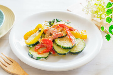 ベーコンと夏野菜のマヨネーズ炒め