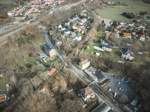 Drohnenaufnahme des Osch&uuml;tztalviadukts in Weida, Th&uuml;ringen...09.03.2023