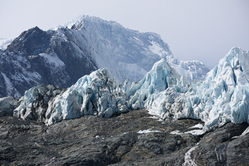 Fototapeta na wymiar Mountains and glacial ice on South Georgia Island - Antarctica