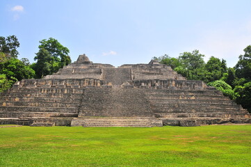 Ruinas arqueológicas de Caracol Belize, escultura, relieve, zona arqueológica el Caracol