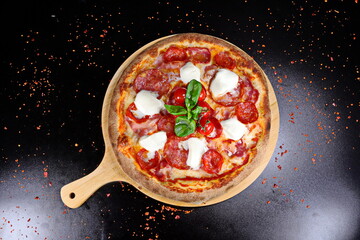 Pizza Margherita - classic home-leavened bread, pomodoro sauce cooked on slow fire - 619607414
