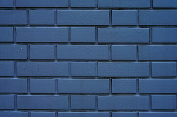 青いタイルの壁