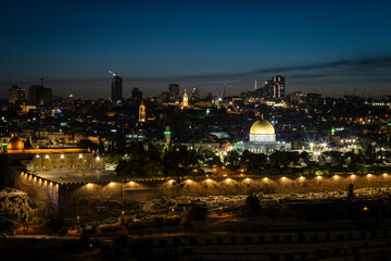 Fototapeta na wymiar Dome of the rock at night in Jerusalem, Israel