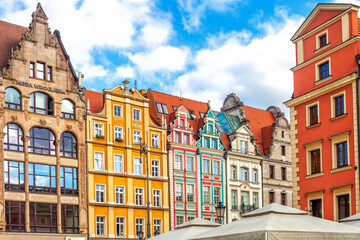 Fototapeta na wymiar Colorful old historical tenement houses on market square in Wroclaw, Poland
