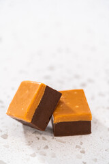 Caramel fudge