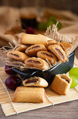 biscuits with barley, spelled, oats and chocolate