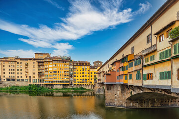 Fototapeta na wymiar Florence Italy, city skyline at Ponte Vecchio Bridge and Arno River, Tuscany Italy