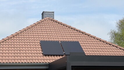 Mini Solaranlage auf einem Dach