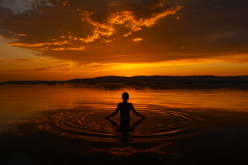 Atardecer con silueta