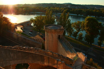 Fototapeta na wymiar bridge over the river at sunset avignon
