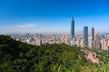 Naklejka premium 台湾 台北市 象山、展望台（超然亭）から見る台北の街並み