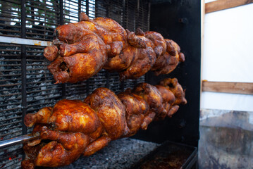 Grillhendl / Brathähnchen auf Holzkohlegrill