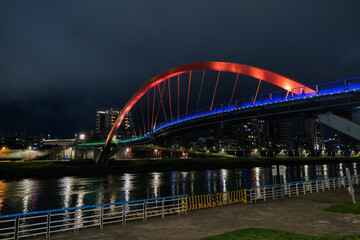Fototapeta na wymiar 台湾 台北市 夜のレインボー橋