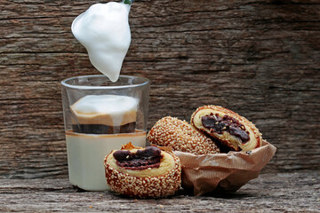 makrota bel agwa cookies with coffee and milk foam