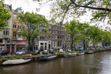 Fototapeta na wymiar Canal in Amsterdam 