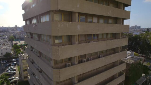 Close-up parallax shot in front of the old city hall of Holon - 2023