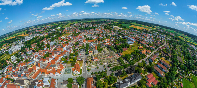 Panorama-Blick &uuml;ber Aichach im Wittelsbacher Land in Bayern