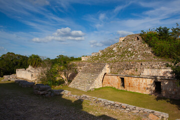 Fototapeta na wymiar Majestic Mayan ruins in Kabah, Yucatan, Mexico.