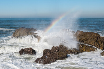 El arco iris de las olas