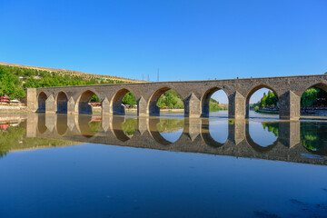 Fototapeta premium Diyarbakır is located on the ten-arched bridge and the Tigris river in Historical Diyarbakır.