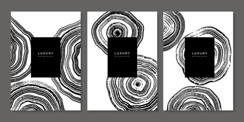 Set of luxury black and white backgrounds with wood annual rings texture. Template with shiny tree ring pattern. Stamp of tree trunk in section. Wooden concentric circles. Grunge background - obrazy, fototapety, plakaty