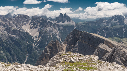 Fototapeta na wymiar Panoramic view of the Drei Zinnen / Tre Cime di Lavaredo in the Dolomites (Italian Alps), taken from Dürrenstein mountain