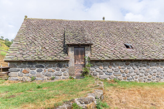 Un des "burons de Sucoubru" dits "burons de Salers"