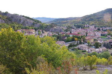 Obraz premium Alfedena is located in the province of L'Aquila in Abruzzo, a holiday destination for those who want to escape from the daily chaos