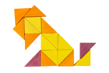 The figure of a lion folded from triangular pieces on a white background.