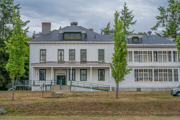 Fototapeta premium Building in the Fort Worden Historical State Park, WA