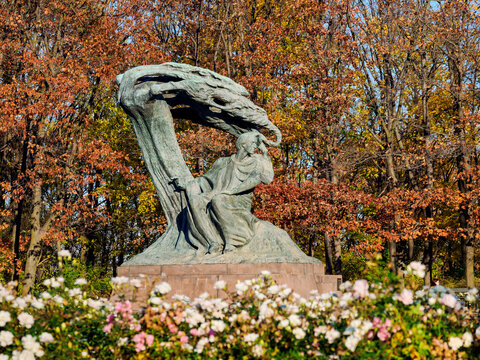 Chopin Monument, Lazienki Park (Royal Baths Park), Warsaw, Masovian Voivodeship, Poland