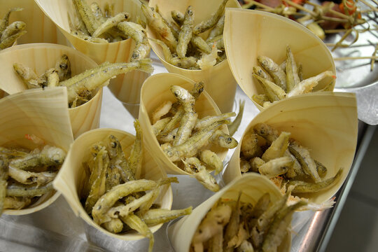 Cones with fried fish