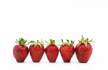 Erdbeeren in einer Reihe