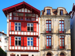 The house with 3 cannons in Saint-Jean-de-Luz, is the example of the houses of the bourgeois anxious to display their social success. It owes its name to the three decorative cannons