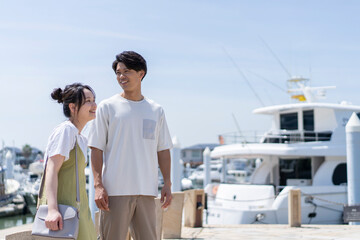 若い男女のポートレート