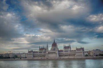 Fototapeta premium Hungarian parliament building shot from the oppposite side of the Danube River.