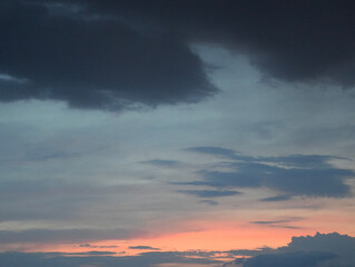 Fototapeta na wymiar Sunset sky with pink clouds