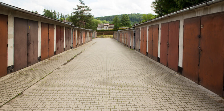 Garaże