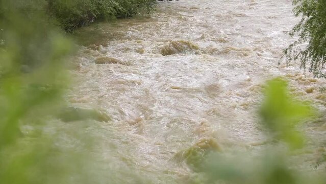 The river in springtime following the thaw
