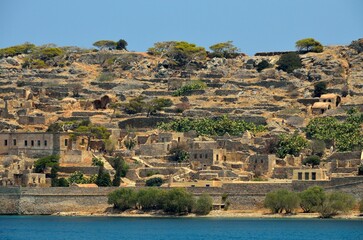 Fototapeta na wymiar Isla de Spinalonga frente a Elunda, Creta